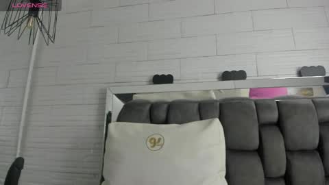 im tutti online show from May 6, 1:36 am