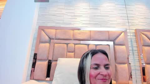 im tutti online show from May 7, 1:55 am