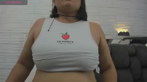 im tutti online show from May 12, 1:58 am