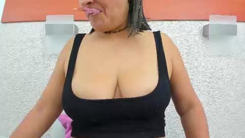 im tutti online show from June 18, 1:17 am