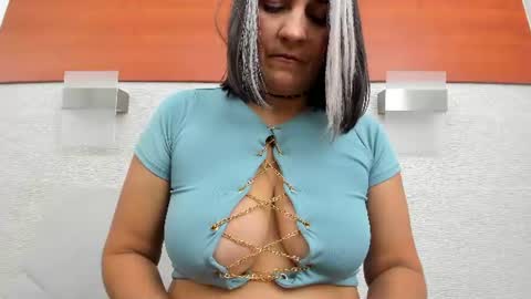 im tutti online show from June 22, 2:46 am