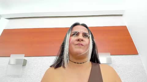 im tutti online show from August 3, 2:43 am
