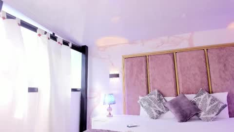 Snapshot of alidiaz__ chatting on December 21, 7:21 pm Ali Diaz online show from December 21, 7:21 pm