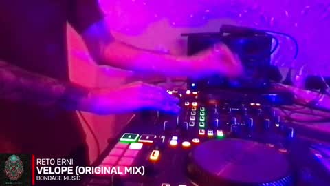 Snapshot of alien8720 chatting on October 9, 5:55 pm busco rockera online show from October 9, 5:55 pm