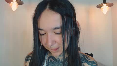 Snapshot of alien_eyes09 chatting on March 12, 2:39 am online show from March 12, 2:39 am