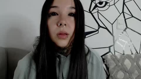 Snapshot of alien_eyes09 chatting on May 24, 1:32 am online show from May 24, 1:32 am