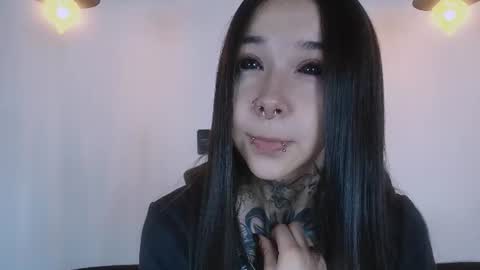 Snapshot of alien_eyes09 chatting on June 23, 11:19 am online show from June 23, 11:19 am