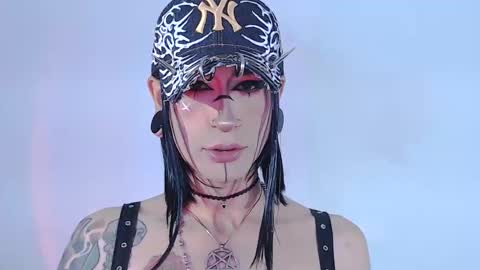     online show from May 21, 10:39 pm