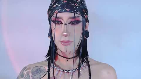     online show from May 26, 12:39 am