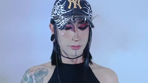     online show from June 19, 11:41 pm