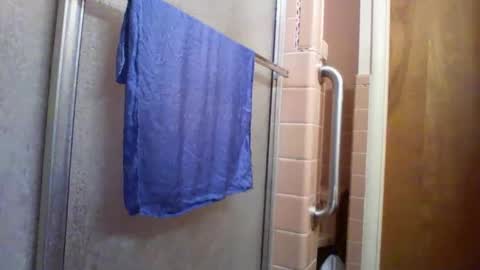 alienlove23 online show from February 14, 6:15 pm