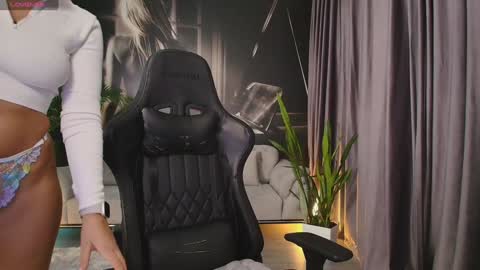 Aliessia online show from October 15, 1:22 pm