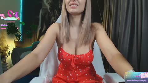 Aliessia online show from December 17, 5:02 am