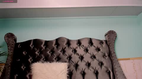 Snapshot of aliice_greco chatting on December 7, 11:12 pm Alice online show from December 7, 11:12 pm