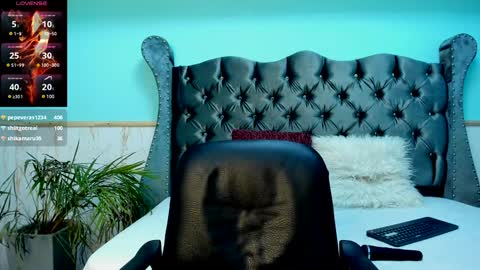 Snapshot of aliice_greco chatting on December 23, 11:17 pm Alice online show from December 23, 11:17 pm