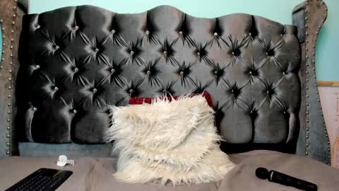 Snapshot of aliice_greco chatting on January 26, 3:25 pm Alice online show from January 26, 3:25 pm