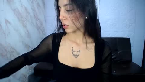 Snapshot of aliice_greco chatting on March 4, 9:11 pm Alice online show from March 4, 9:11 pm