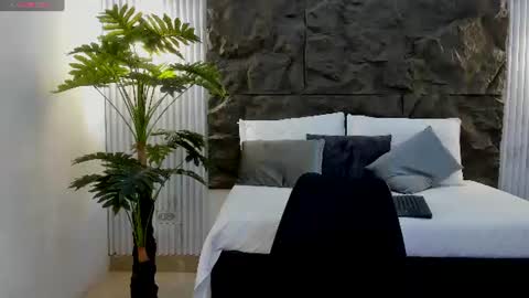 Snapshot of aliice_greco chatting on July 16, 12:11 pm Alice online show from July 16, 12:11 pm