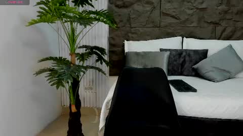 Snapshot of aliice_greco chatting on July 17, 12:01 pm Alice online show from July 17, 12:01 pm