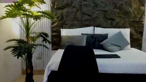 Snapshot of aliice_greco chatting on July 18, 12:09 pm Alice online show from July 18, 12:09 pm