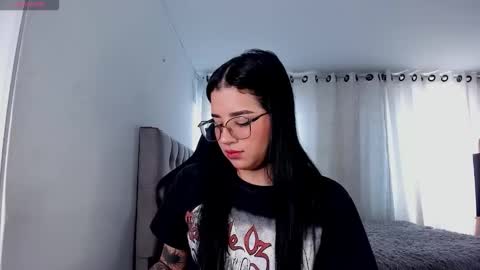 aliice_walker_ online show from November 16, 7:19 pm