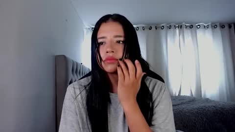 aliice_walker_ online show from March 9, 5:06 pm