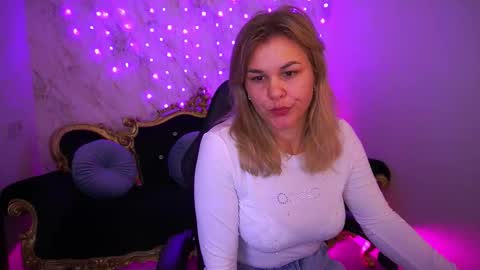 aliiciamoon online show from February 11, 2:55 pm