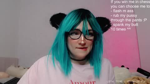 Snapshot of alikaful chatting on January 6, 2:36 pm Alika online show from January 6, 2:36 pm