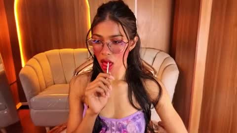 alina_b_ online show from May 6, 8:03 pm