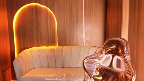 alina_b_ online show from May 7, 8:25 pm