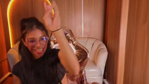 alina_b_ online show from May 27, 1:57 am
