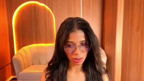 alina_b_ online show from June 16, 7:49 pm