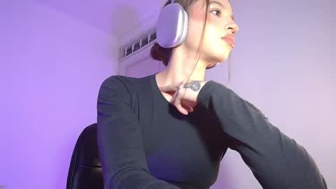  NYX  online show from May 19, 1:11 am