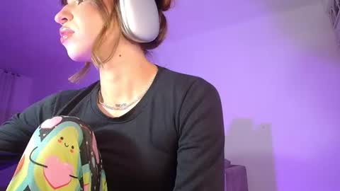  NYX  online show from June 11, 2:53 am
