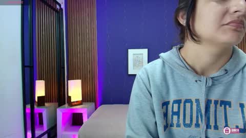 Snapshot of alina_martinelli chatting on October 20, 12:05 pm Alina online show from October 20, 12:05 pm