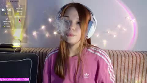 Snapshot of alinabae chatting on November 19, 10:10 pm Alina and Ben online show from November 19, 10:10 pm