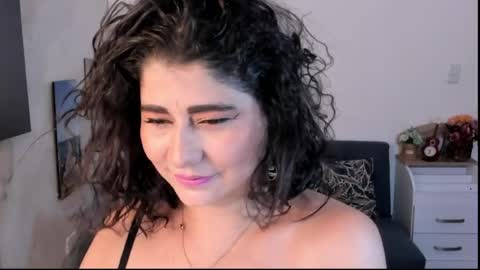 alinabozz1 online show from June 20, 5:10 am