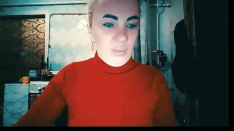 Snapshot of alinafrey_ chatting on November 19, 6:35 am Alina online show from November 19, 6:35 am