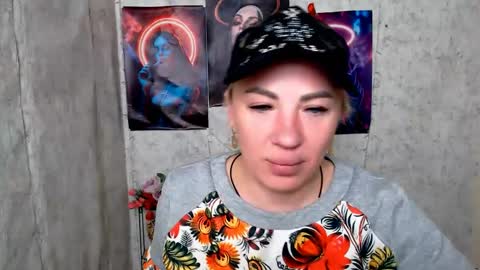 Snapshot of alinafrey_ chatting on April 11, 4:50 am Alina online show from April 11, 4:50 am