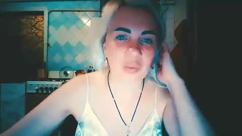 Snapshot of alinafrey_ chatting on April 24, 6:43 pm Alina online show from April 24, 6:43 pm