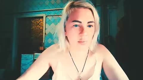 Snapshot of alinafrey_ chatting on April 26, 3:37 am Alina online show from April 26, 3:37 am