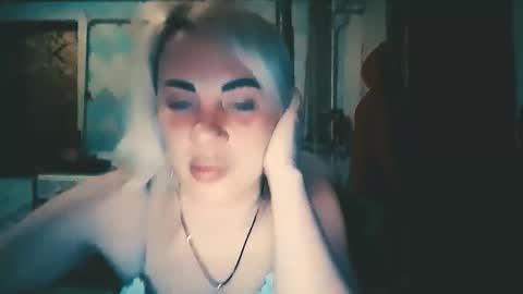 Snapshot of alinafrey_ chatting on April 26, 5:54 pm Alina online show from April 26, 5:54 pm