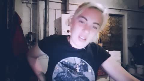 Snapshot of alinafrey_ chatting on May 28, 6:05 pm Alina online show from May 28, 6:05 pm