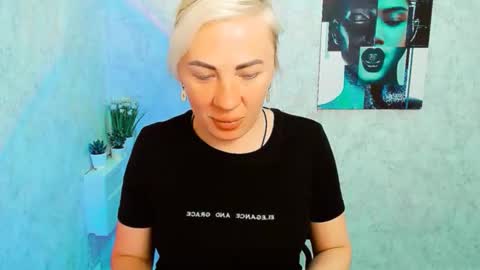 Snapshot of alinafrey_ chatting on May 29, 6:11 am Alina online show from May 29, 6:11 am