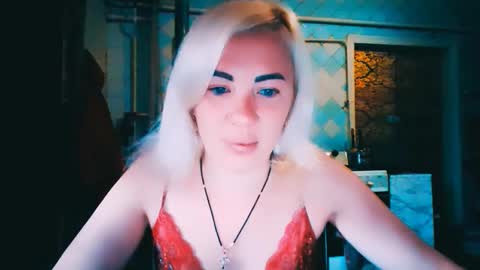 Snapshot of alinafrey_ chatting on May 30, 4:42 am Alina online show from May 30, 4:42 am