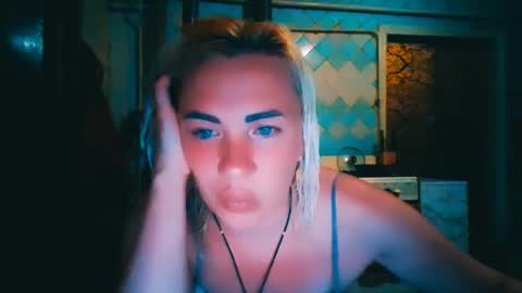 Snapshot of alinafrey_ chatting on June 10, 7:02 pm Alina online show from June 10, 7:02 pm