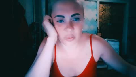 Snapshot of alinafrey_ chatting on June 14, 2:52 pm Alina online show from June 14, 2:52 pm