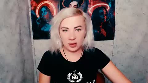 Snapshot of alinafrey_ chatting on July 29, 4:54 am Alina online show from July 29, 4:54 am