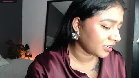 lili online show from May 31, 10:33 pm