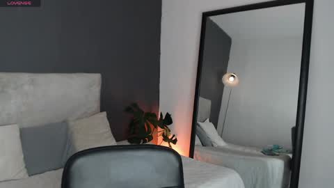 lili online show from June 7, 9:29 pm
